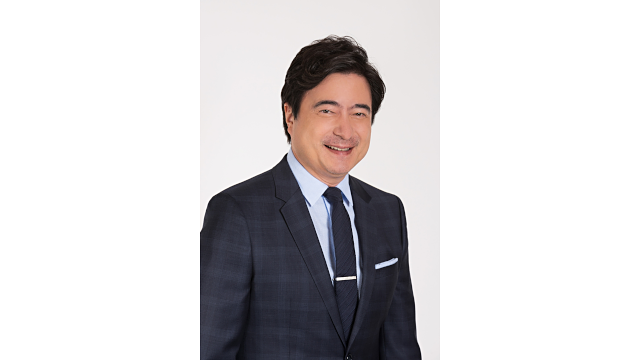 ジョン・カビラ_1